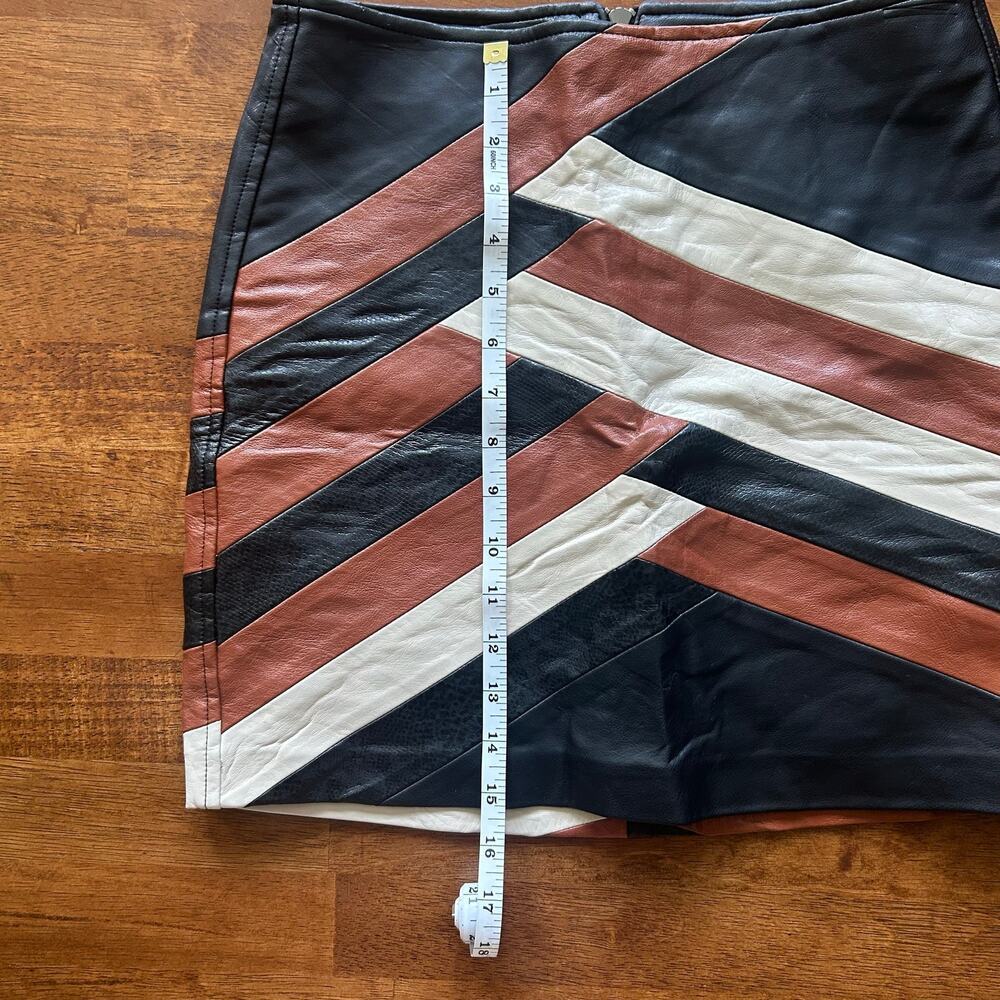 Blank NYC Women’s Color Block Faux Leather Mini Skirt, Size 25 Waist.​ - Picture 4 of 10